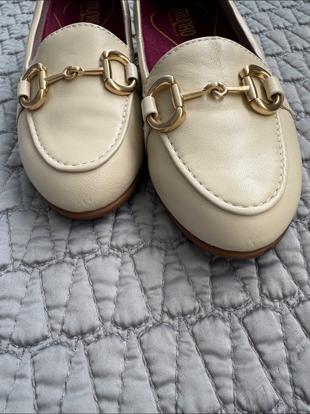 Munro Tanya Cream Leather Loafers with Gold Horsebit Size 7.5m Like new! - Picture 3 of 6